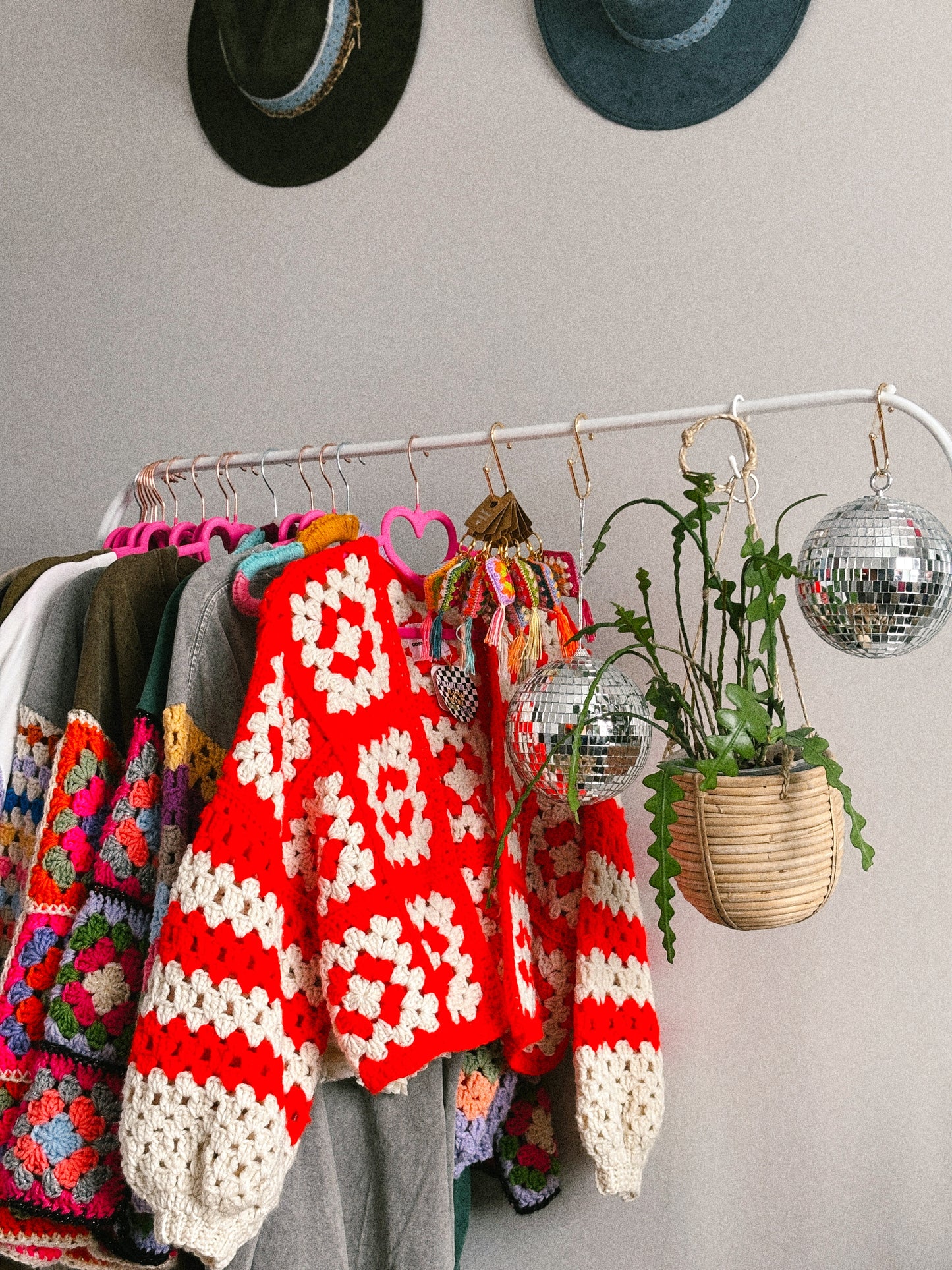 CHERRY COLA CARDI
