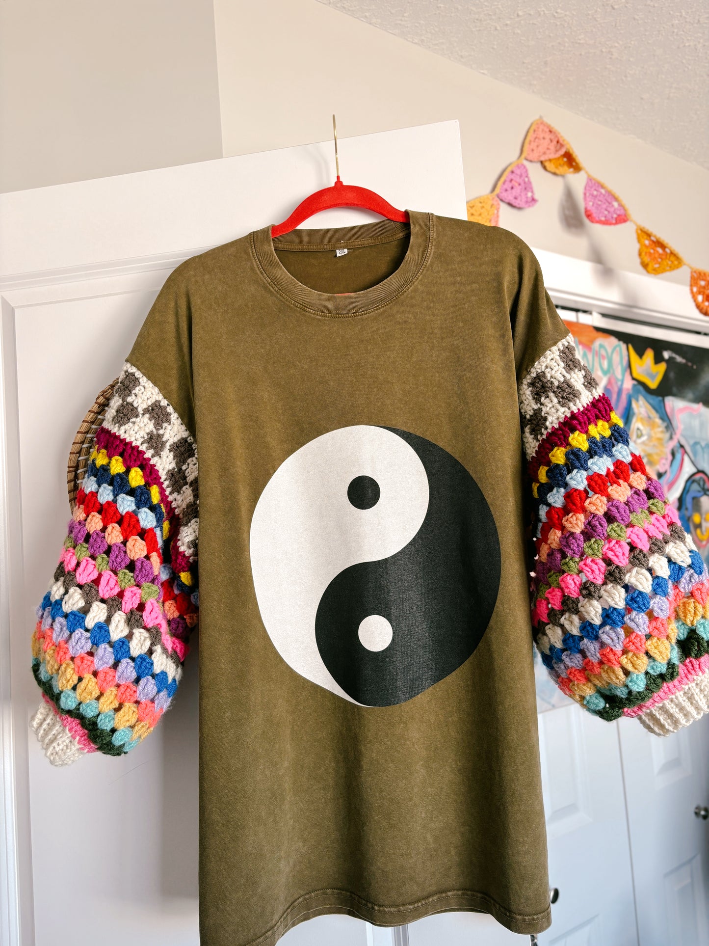 YIN YANG BALLOON SLEEVES